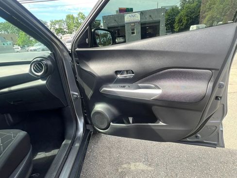 Used 2019 Nissan Kicks SV FWD image 30
