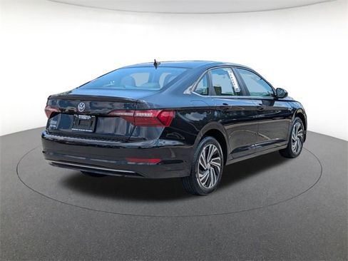 Used 2021 Volkswagen Jetta SEL image 3