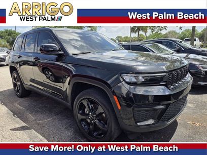 Used 2023 Jeep Grand Cherokee Altitude