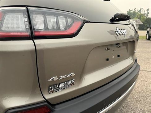 Used 2019 Jeep Cherokee Limited w/ Luxury Group AWD/4WD image 23