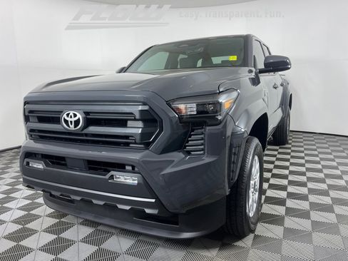 Certified 2025 Toyota Tacoma SR5 image 29