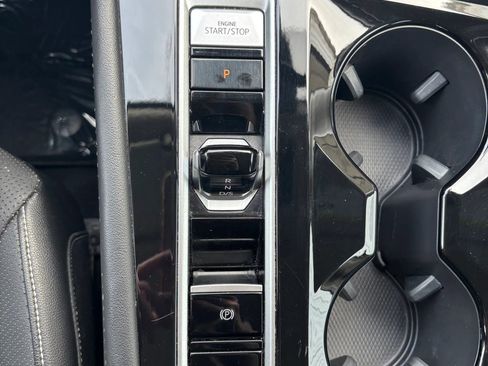 Used 2024 Volkswagen Atlas SE image 21