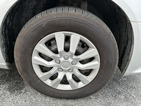 Used 2012 Dodge Grand Caravan SE image 19