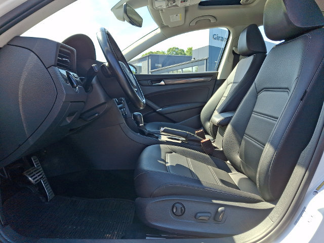 Used 2020 Volkswagen Passat 2.0T R-Line FWD image 14