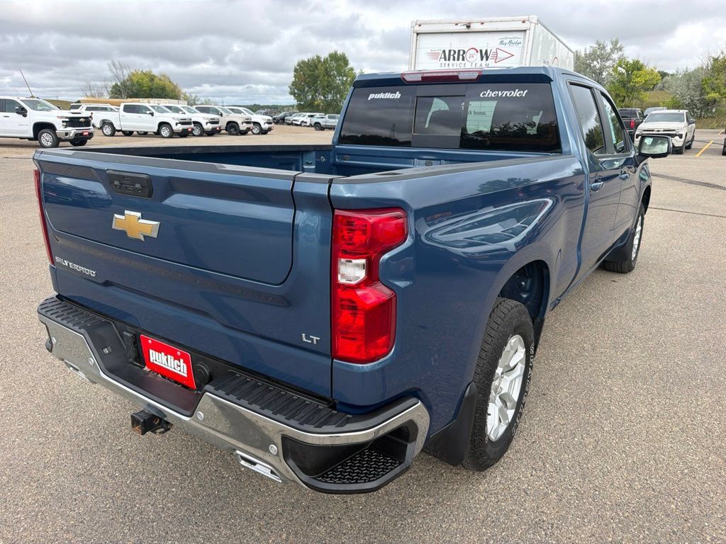 Used 2024 Chevrolet Silverado 1500 LT w/ Z71 Off-Road Package AWD/4WD image 5