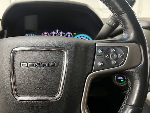 Used 2020 GMC Yukon XL Denali image 33