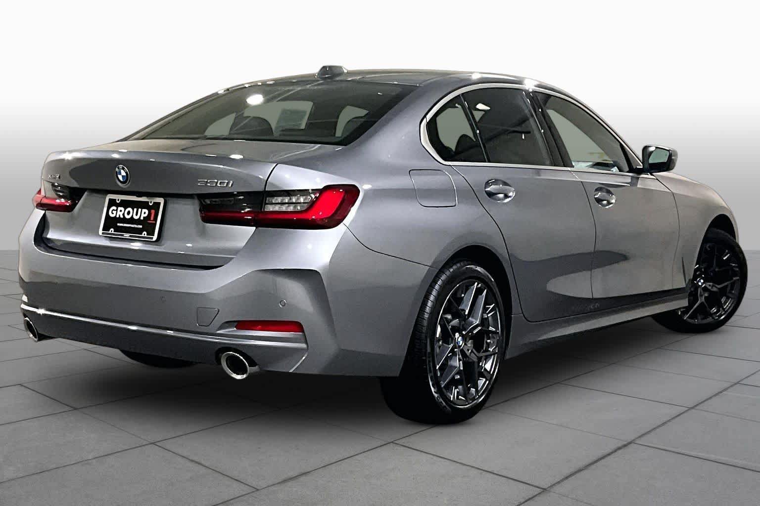 Used 2026 BMW 330i xDrive Sedan w/ Premium Package AWD/4WD image 12