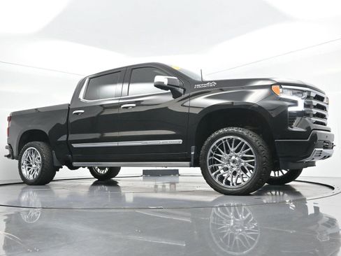 Used 2023 Chevrolet Silverado 1500 High Country w/ High Country Premium Package AWD/4WD image 38