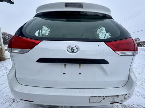 Used 2013 Toyota Sienna L image 6