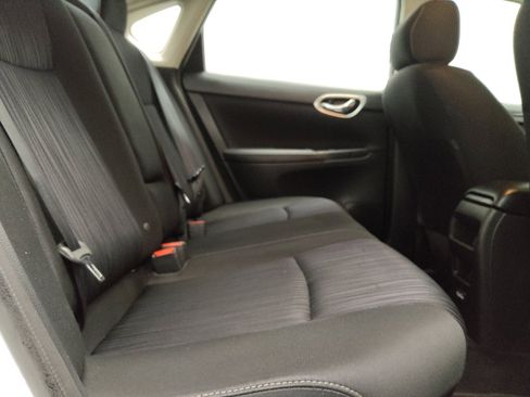 Used 2019 Nissan Sentra SV FWD image 19
