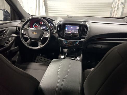 Used 2023 Chevrolet Traverse LT image 16