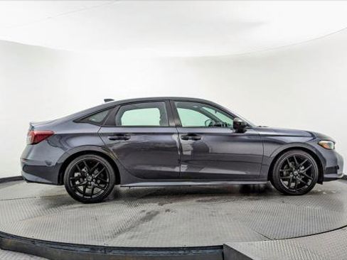 Used 2025 Honda Civic Sport image 8