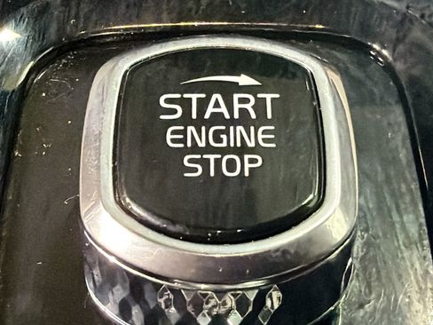 Used 2020 Volvo V60 T5 Cross Country image 34