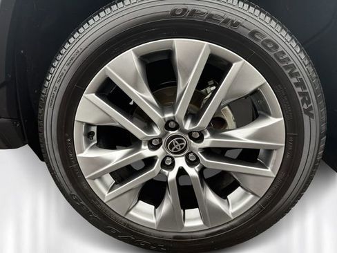 Used 2022 Toyota RAV4 Limited image 10