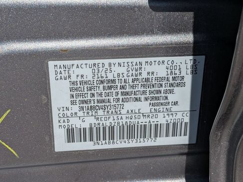 Used 2025 Nissan Sentra SV FWD image 35
