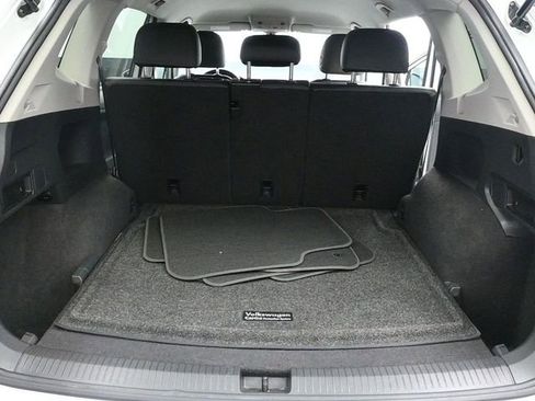 Used 2018 Volkswagen Tiguan SE image 13