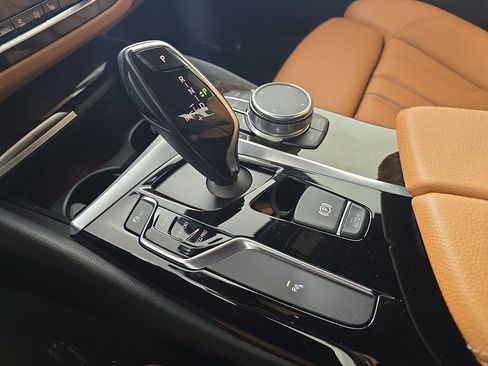 Used 2018 BMW 530i xDrive AWD/4WD image 28