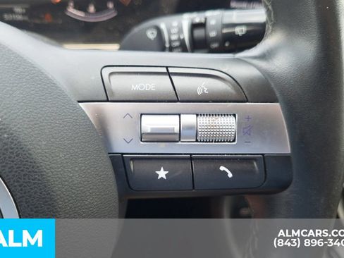 Used 2025 Hyundai Kona SEL FWD image 11