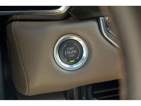 New 2026 GMC Canyon Denali w/ LPO, Black Badging Package AWD/4WD image 30