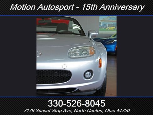 Used 2006 MAZDA MX-5 Miata Sport RWD image 6