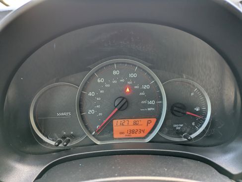 Used 2012 Toyota Yaris L image 23