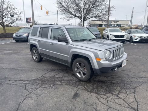 Used 2017 Jeep Patriot Sport w/ Power Value Group image 9