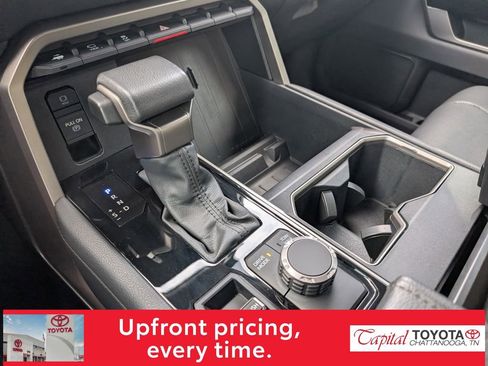 Used 2024 Toyota Tundra Limited AWD/4WD image 22