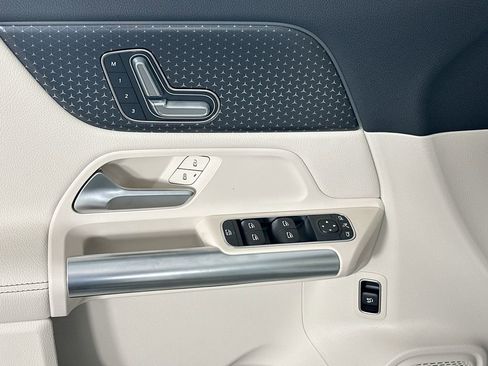 Used 2026 Mercedes-Benz GLA 250 image 17