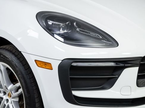 Certified 2023 Porsche Macan Turbo image 38