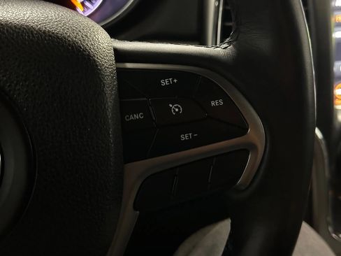 Used 2018 Jeep Grand Cherokee Overland AWD/4WD image 31