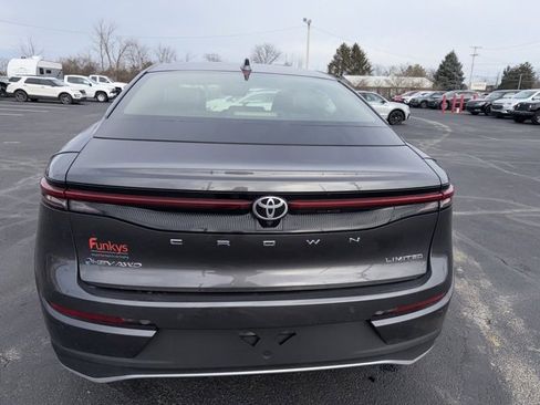 Used 2024 Toyota Crown Limited image 6