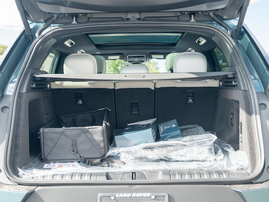 New 2027 Land Rover Range Rover Sport SE AWD/4WD image 25