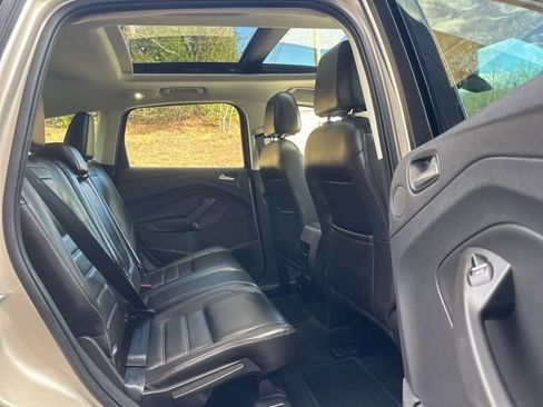 Used 2017 Ford Escape Titanium image 28