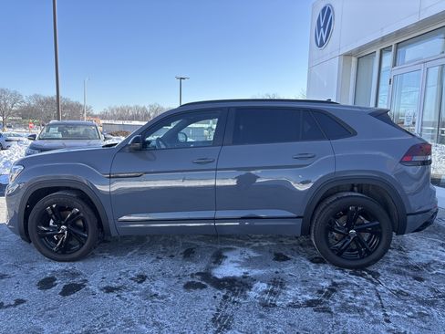 New 2026 Volkswagen Atlas Cross Sport SEL R-Line image 3