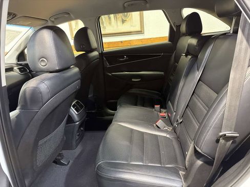 Used 2019 Kia Sorento EX image 23