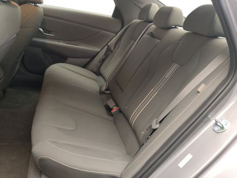 Used 2025 Hyundai Elantra SEL FWD image 18