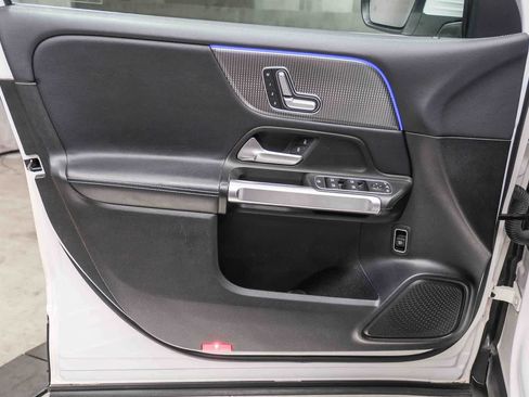 Used 2021 Mercedes-Benz GLB 250 image 27