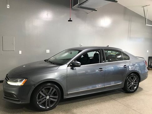 Used 2018 Volkswagen Jetta SEL FWD image 7
