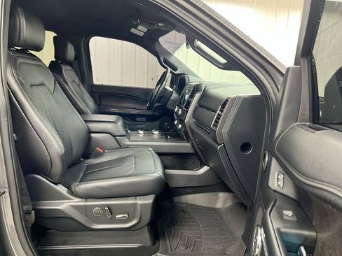 Used 2019 Ford Expedition Limited w/ Driver Assistance Package AWD/4WD image 22