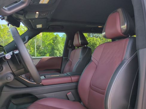 Used 2025 INFINITI QX80 Autograph w/ Autograph Exterior Package AWD/4WD image 16