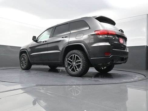 Used 2018 Jeep Grand Cherokee Trailhawk AWD/4WD image 25