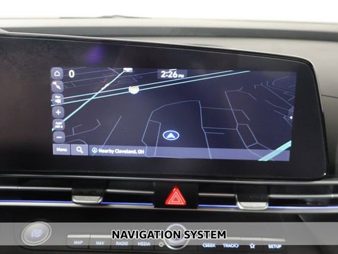 Used 2025 Hyundai Elantra Limited FWD image 3