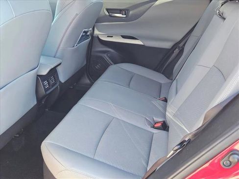 Used 2021 Toyota Venza Limited image 19