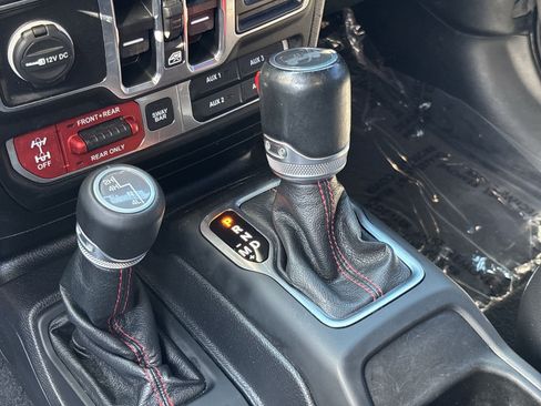 Used 2020 Jeep Wrangler Unlimited Rubicon w/ Quick Order Package 28Y Recon AWD/4WD image 19