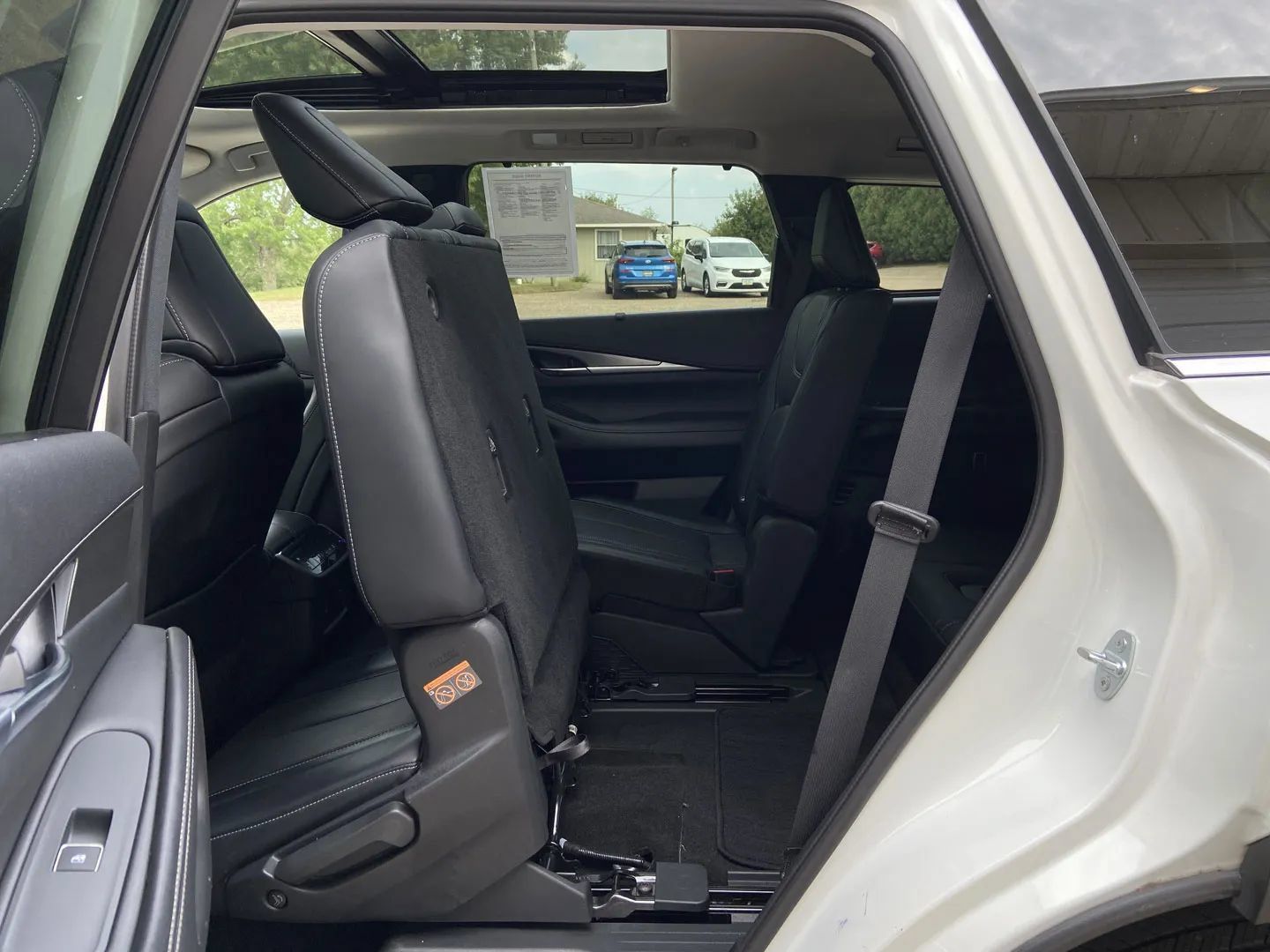 Used 2023 INFINITI QX60 Luxe AWD/4WD image 25