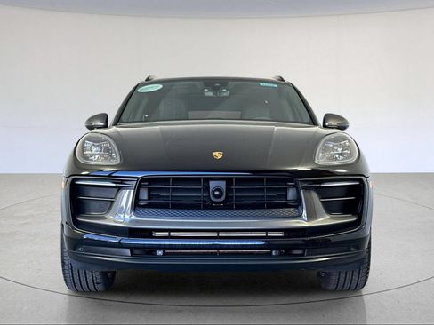 Certified 2023 Porsche Macan Turbo AWD/4WD image 11