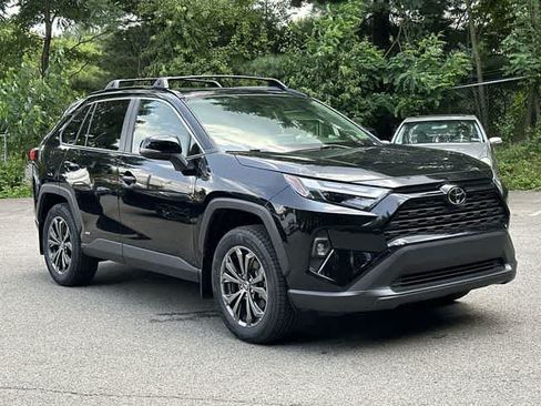 Used 2025 Toyota RAV4 XLE Premium w/ Weather Package AWD/4WD image 28