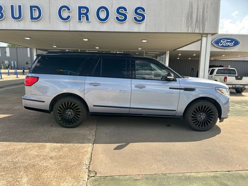 Used 2021 Lincoln Navigator L Black Label w/ Cargo Convenience Package image 17