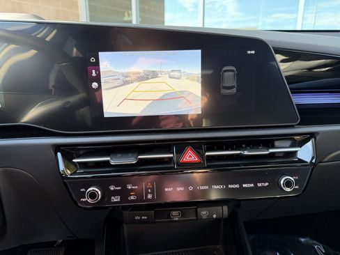 Used 2025 Kia Niro EX image 19