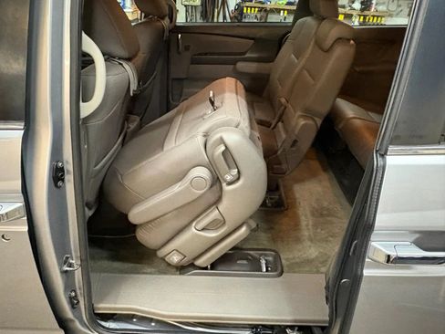 Used 2016 Honda Odyssey EX-L image 29